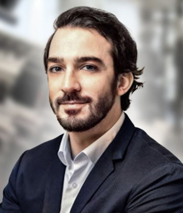 Thomas Mendonça Managing Director - Digital, IS, Marketing & Transformation Fitness Park