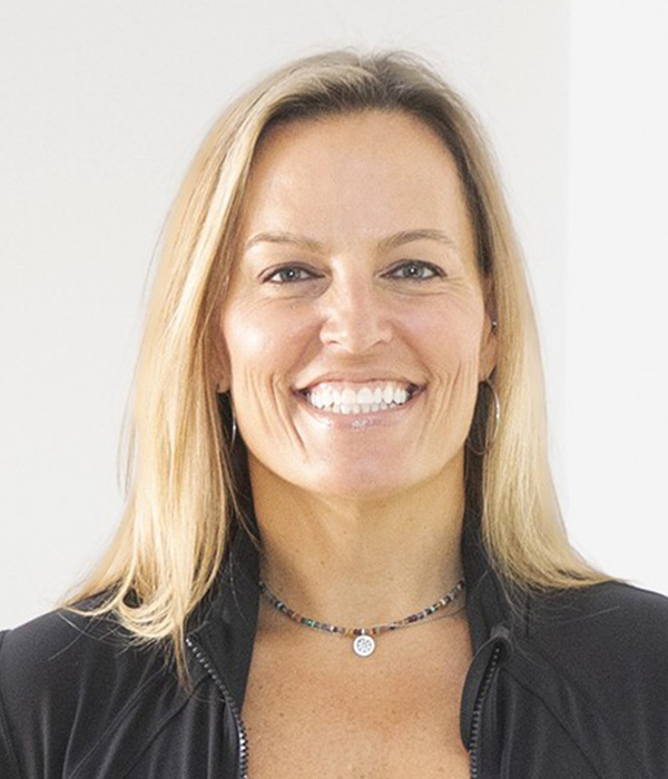 Jennifer Kuehn Vice President, Studio Fitness & Programming The Edge Fitness Clubs