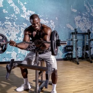 GoldsGym_BBG_081122_Day3_Still_GreenWall_BicepCurl_0050_eciRGB